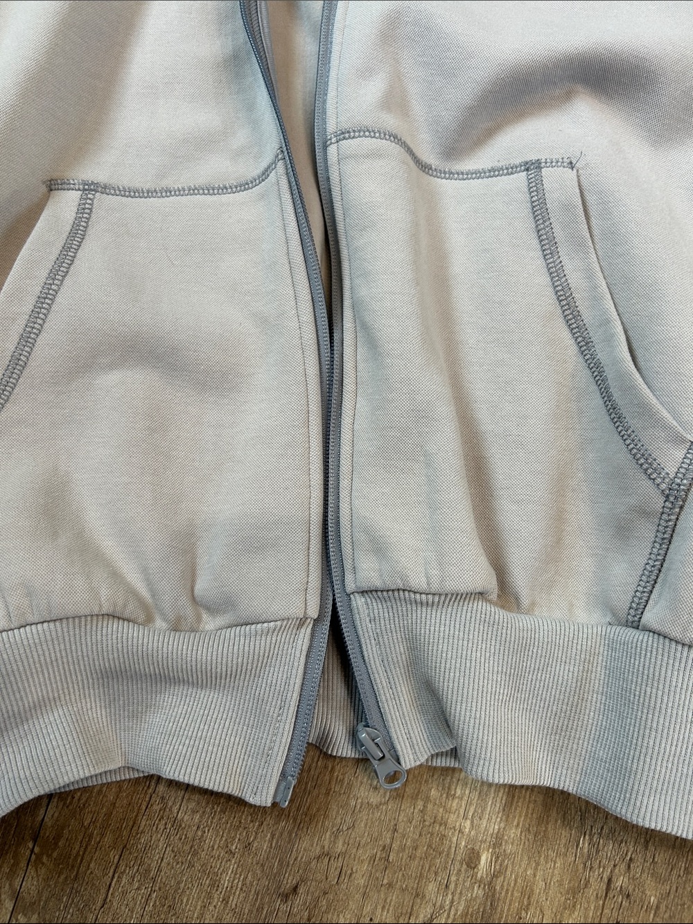 Aelfric Eden Light Gray Hoodie & jorts set - Picture 6 of 16